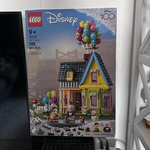 LEGO Disney Yellow, Green and Blue 'Up' House with Multicolor Balloons